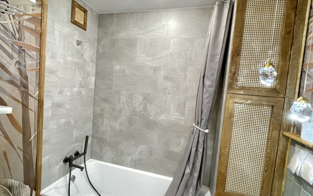 bulvar V Gorode U Morya Flat