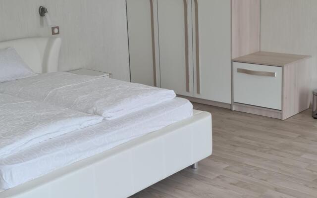 Pol Doma Na Gagarina Private House
