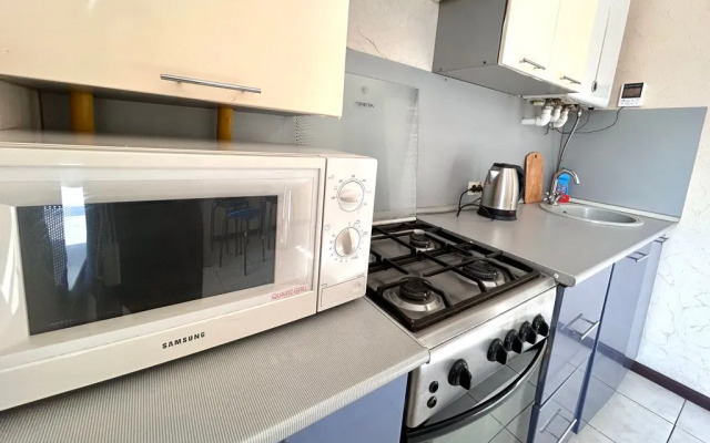 Апартаменты 2-к квартира Каракозова 10