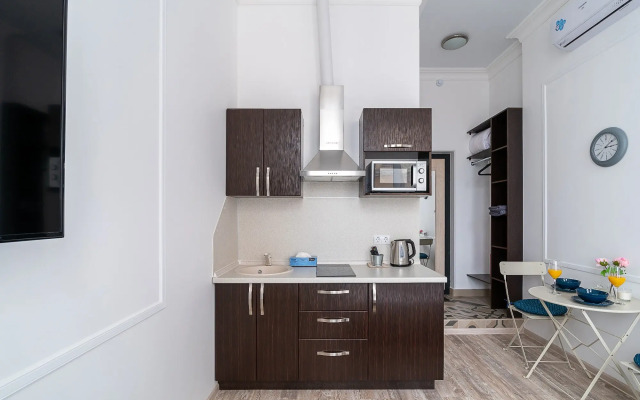 Versailles Apartments
