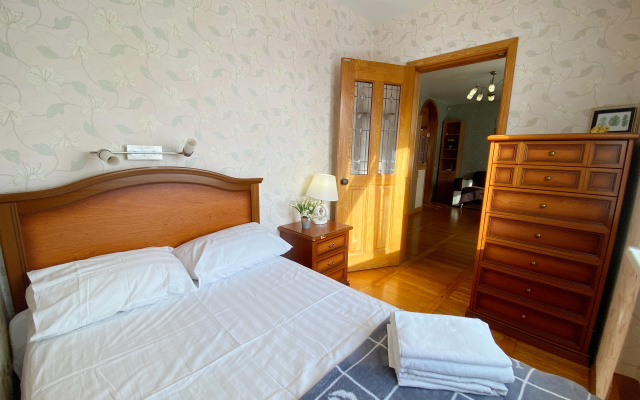 Apartamenty na Tigrovoj 16 v centre s vidom na more