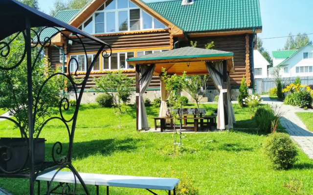 Частный дом коттедж с пятью комфортабельными спальнями