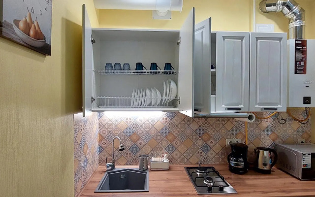 Biznes V Tsvetuschem Dvorike Flat