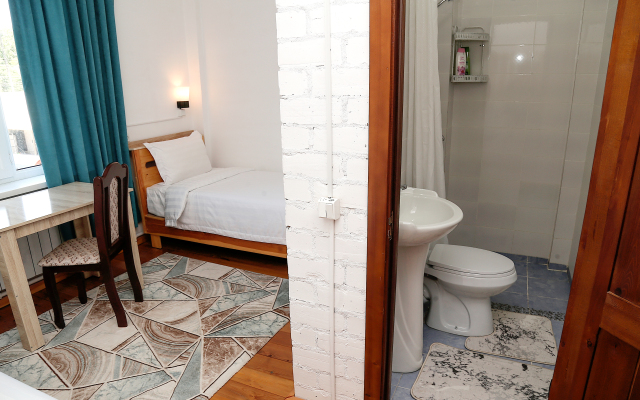 Отель Good Night KG