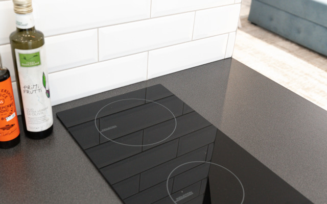 Апартаменты-студия Города 30 кв.м. с двуспальным диваном и панорамными окнами, с 3 по 6 этаж