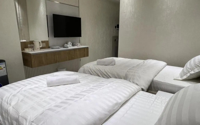 Hotel Aram