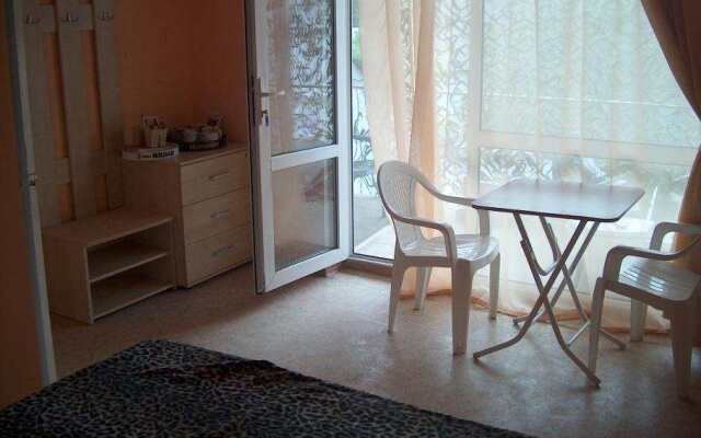 Tri Kita Guest House