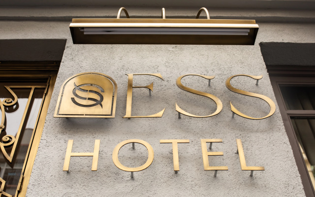 Ess Hotel