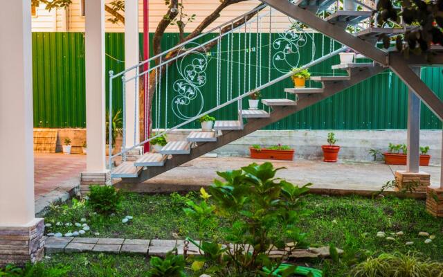 On Kramskoy Street Guest House