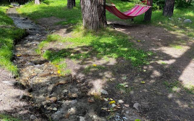 Отель Дом у реки