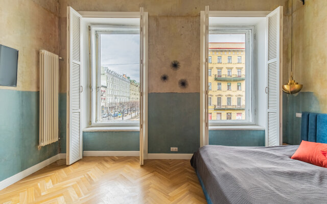 Апартаменты с Видом на Невский