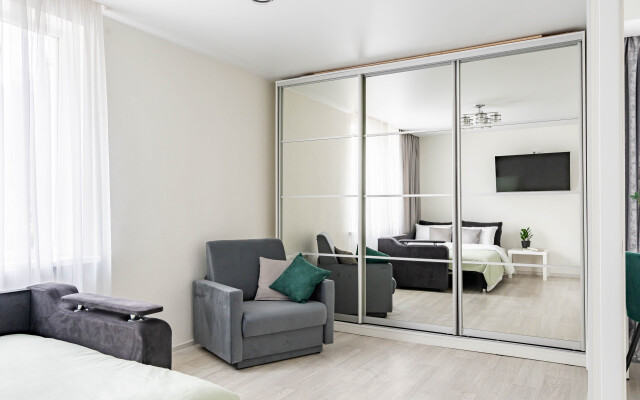 Light U Leninskogo Prospekta Satin Home Flat