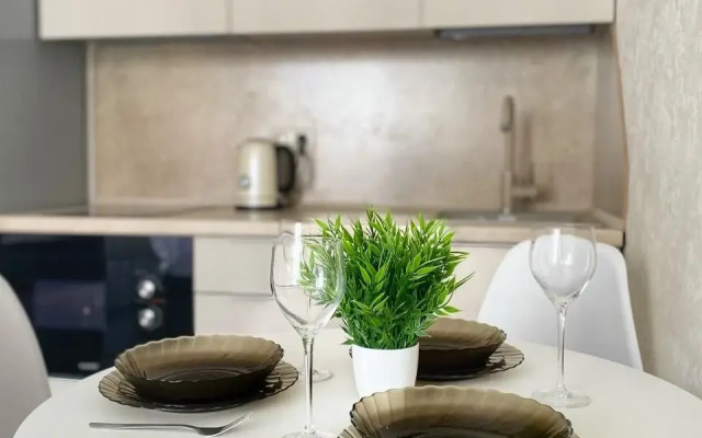 Studiya S Basseynom Na Territorii Zhk Flat