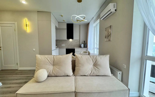 Studiya S Velikolepnym Vidom Na Reku Flat