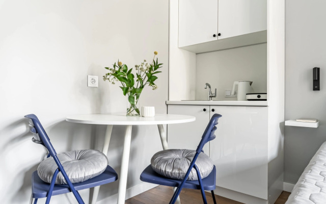 Almazov's Marsy is a Double room with a Balcony Apartments