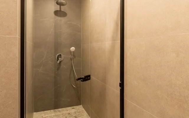Lupa by Bueno Hotel