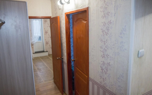 U DK Metallurgov. Barbaris two-room Apartments