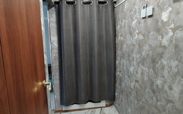 Yermak Neftyaniki Flat