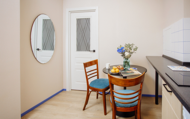 Retro Blue Apart Flat
