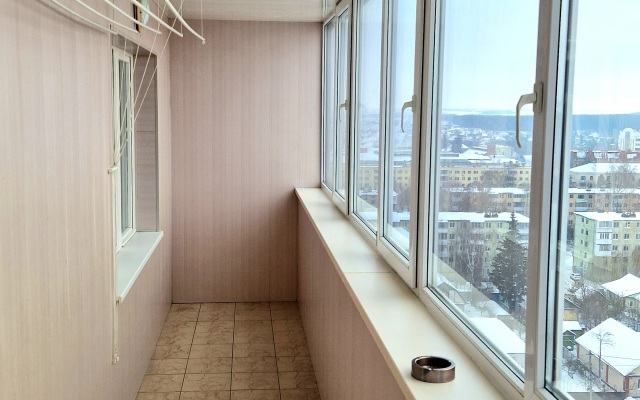 Na Latyshskikh Strelkov 45 Apartments
