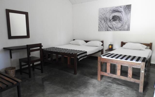 Elephant Pass Hotel