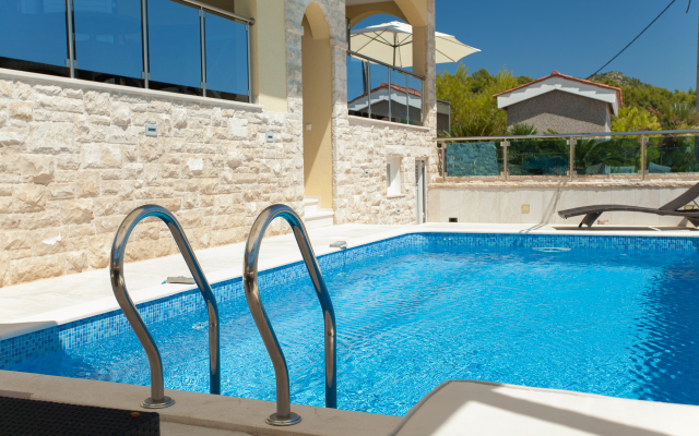 Cintro Apartments