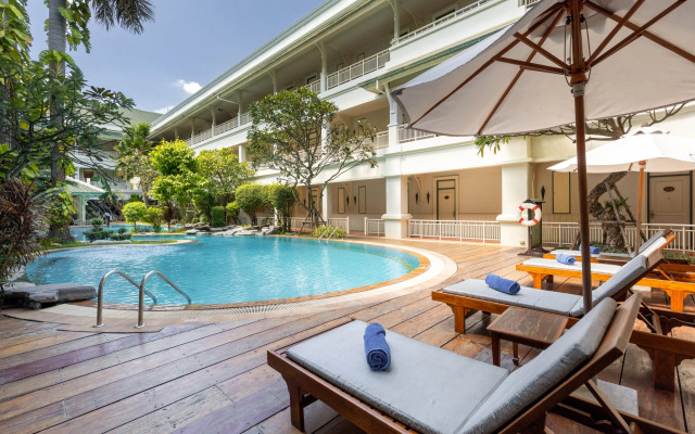 Kalanan Riverside Resort