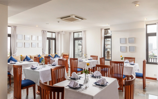 Отель Jaya Suites Hotel