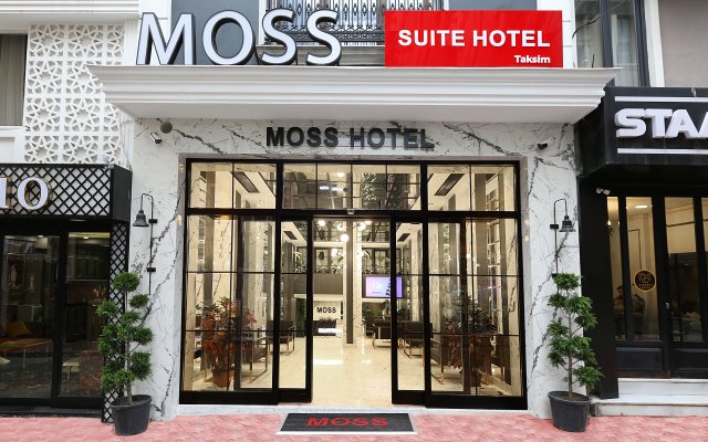 Moss Suit Hotel