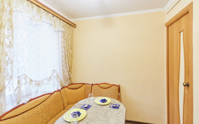 Ukhtasutki On Kosmonavtov