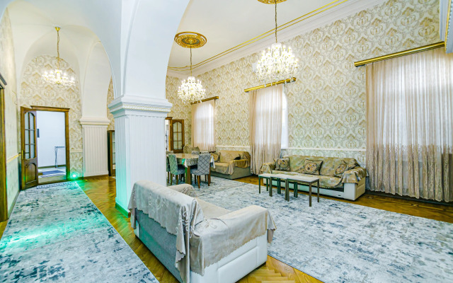 Premium at Nizami Street on Targovi Apartments