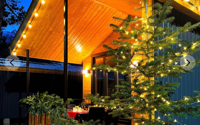 Shale Solu Chalet