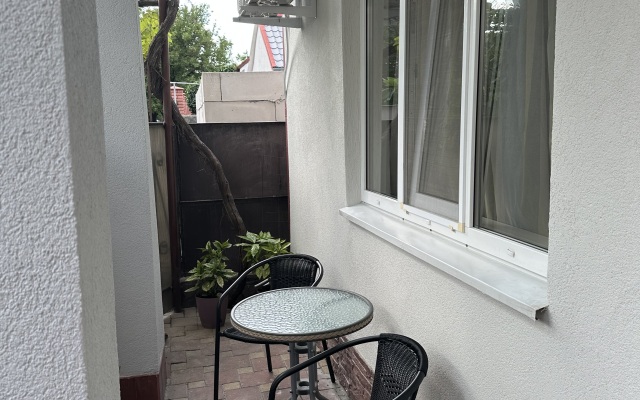 Fly Guest House