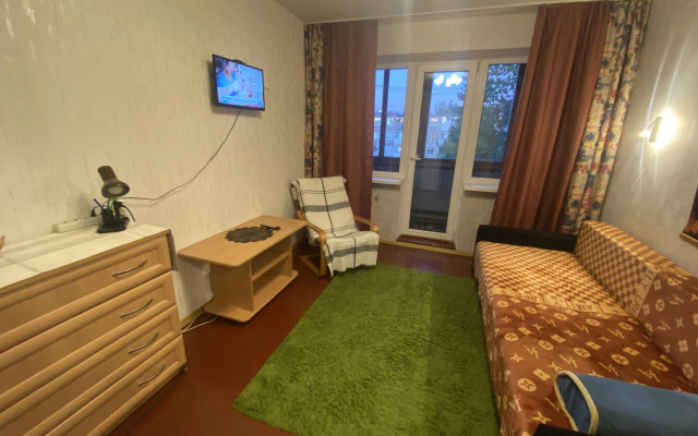 Na Kashtanovoj Allee Flat