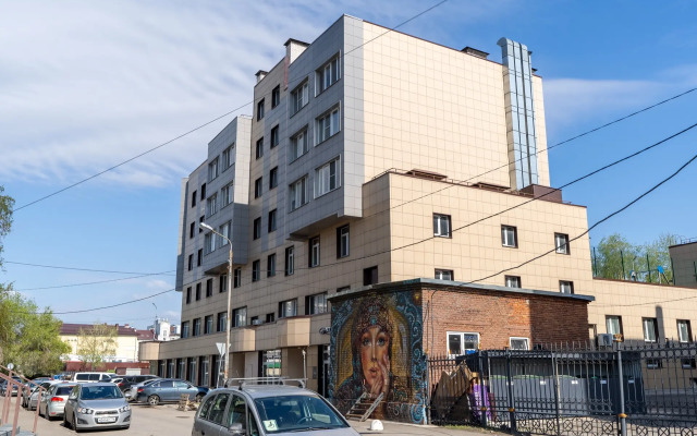 U Tsentralnogo Stadiona Flat