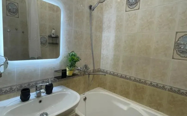 Na Levo-Bulachnoy Ulitse 56/2 Apartments