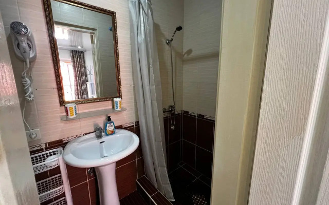Semeyny Nomer S Kukhney Apartments