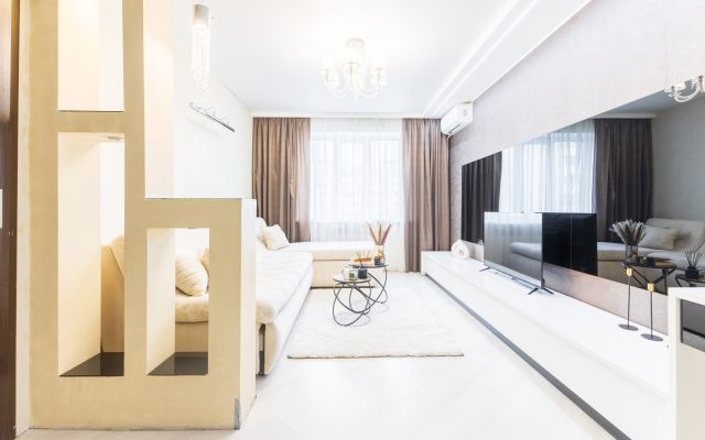 Апартаменты трехкомнатные на Меридианной