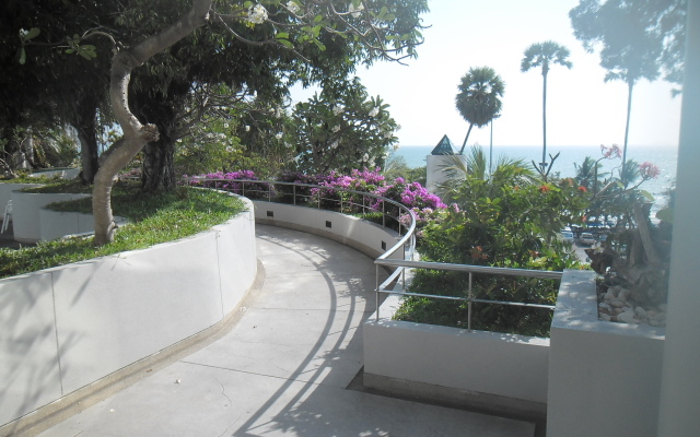 Апартаменты Jomtien Plaza Condotel