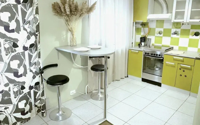 Ryadom S ZHD Vokzalom I Krasnoy Ploschadyyu Apartments