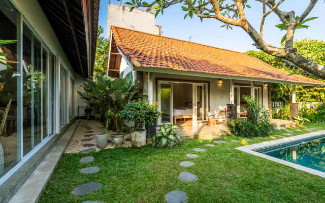 Jungle Amaranth Canggu – Exclusive 3BR Retreat with Pool, Modern Amenities and Top Location Villa