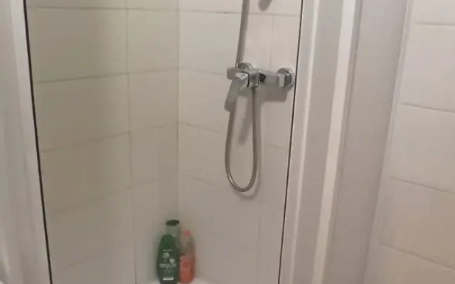 Na 3 chelovek v Strizhakh s balkonom Flat