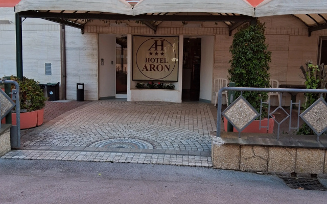 Отель Aron Rimini