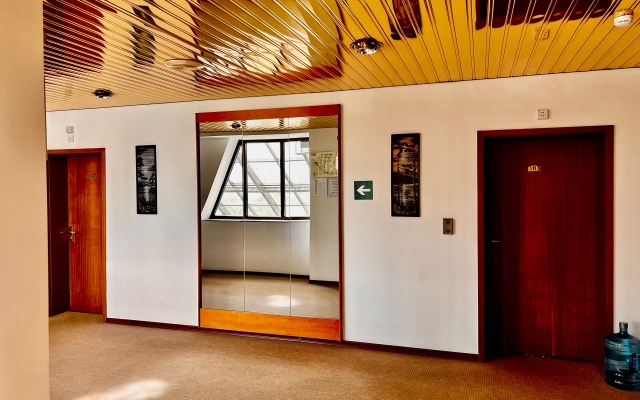 Adriya Hotel