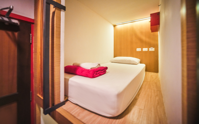 Prince Theatre Heritage Stay Hostel - Silom