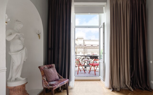 Апартаменты Minin Apartments с видом на Казанский собор 120 кв.м.