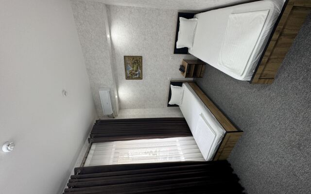 White House Hotel