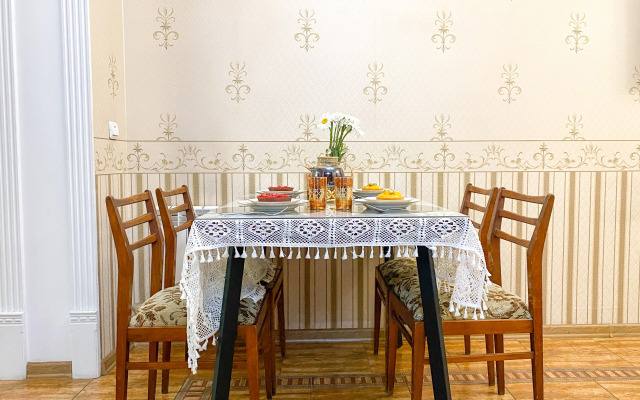 Admiralskaya V Tsentre Sevastopolya Flat