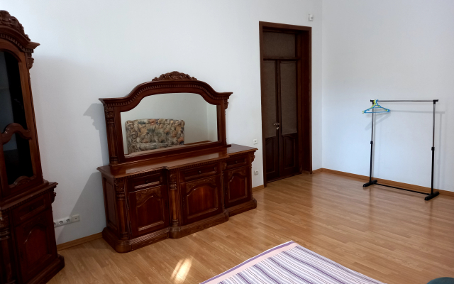 Kvartira 12 Living quarters