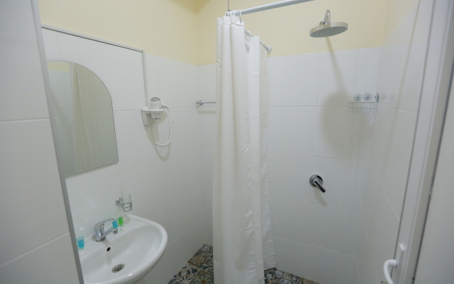 Midtown Hostel